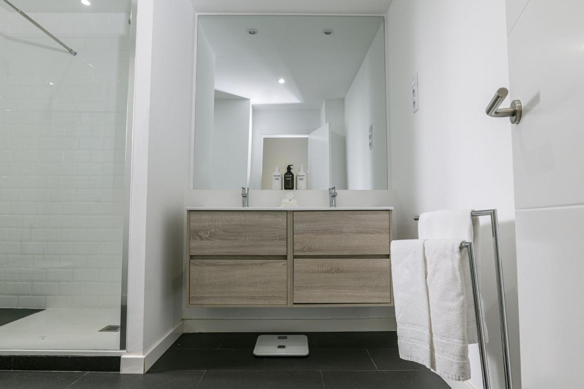 Modern & Chic 2br/2ba In Trendy Chueca