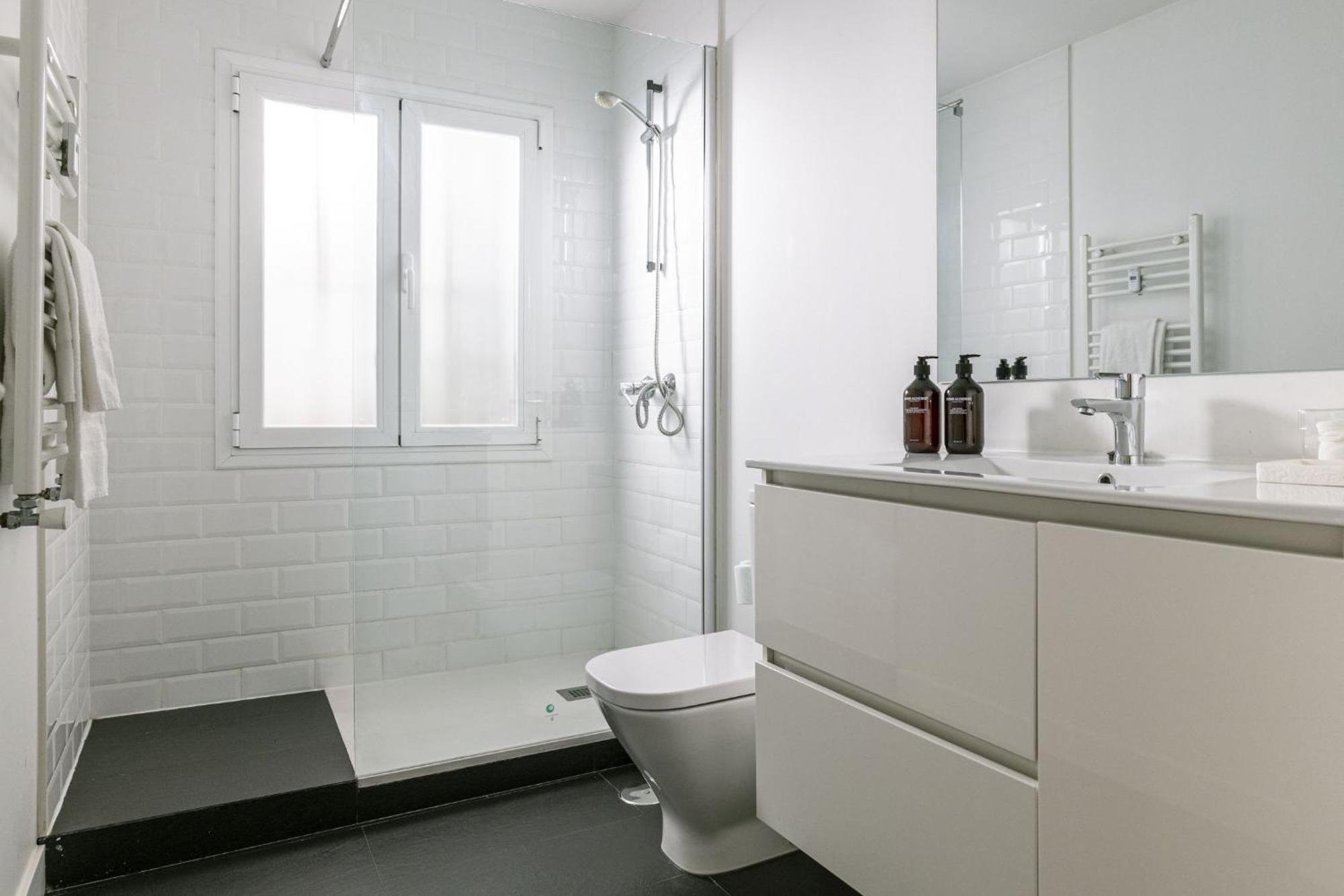 Apartamento Modern & Chic 2br/2ba In Trendy Chueca